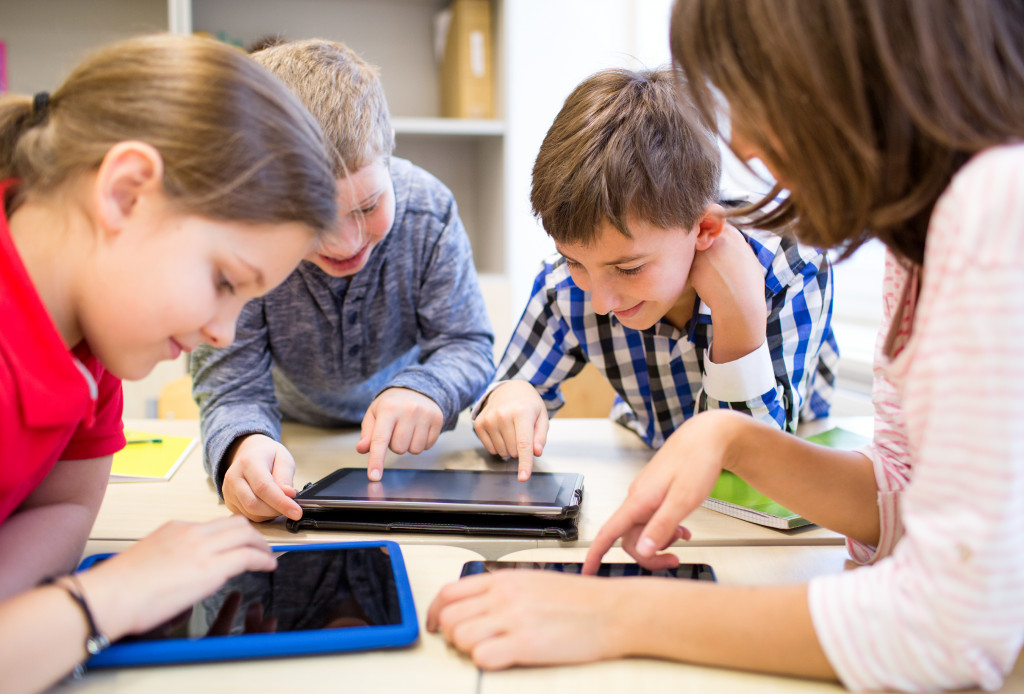 Children learning how technology works